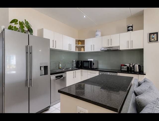 2 BEDROOM TOWNHOUSE FOR SALE IN BRYANSTON